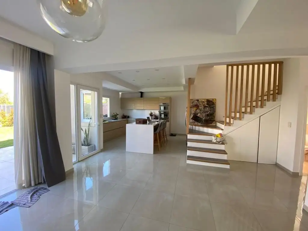 Casa en Alquiler de 200,0 m2