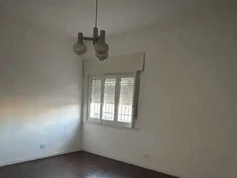 Avenida Rivadavia 23800, Piso 1