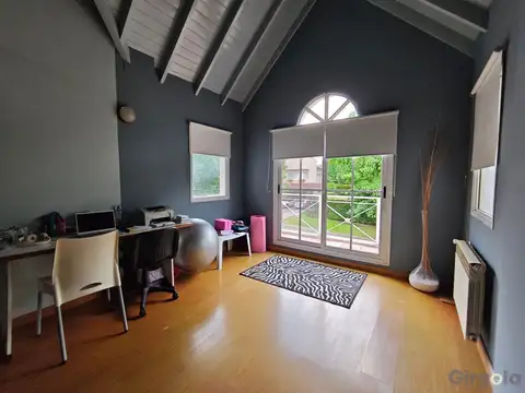 Casa 4 ambientes con 4 baños