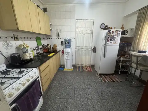 Casa 2 ambientes con 2 baños