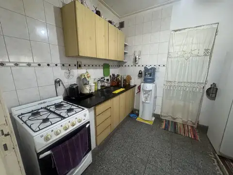 Casa en alquiler dos dormitorios con cochera La Plata