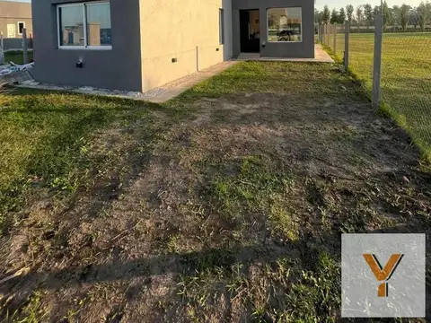 Casa en venta - 3 Dormitorios 1 Baño - Canning
