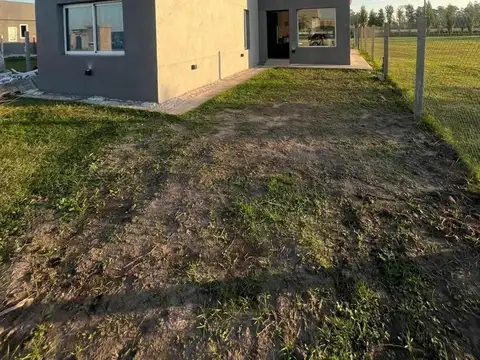 Casa en venta - 3 Dormitorios 1 Baño - Canning