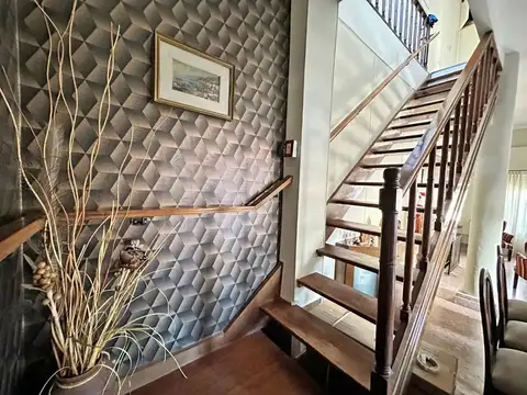 Casa en Venta con 4 cocheras