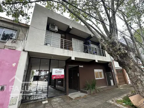 Departamento, 4 Cocheras y Deposito. Ideal Inversor.