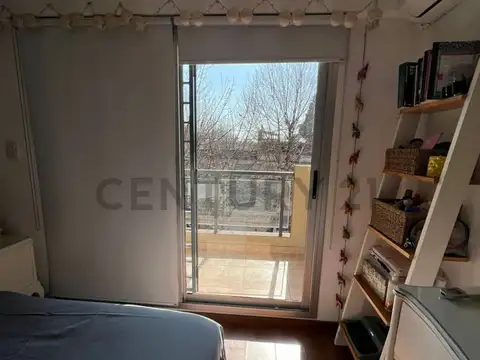 Venta Departamento de 2 Ambientes en Suite con Cochera en Lomas de Zamora