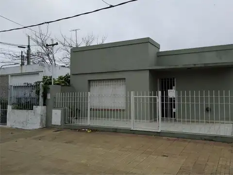 Casa en Alquiler con 1 cochera