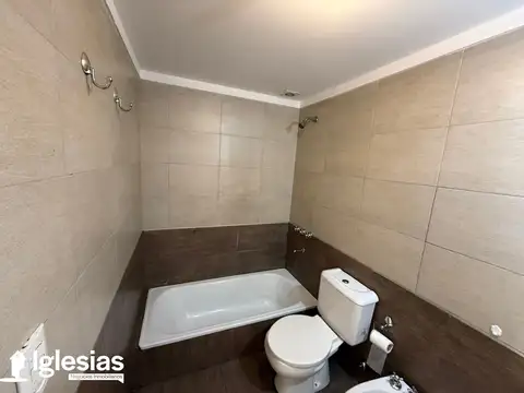 Departamento en Alquiler en Tapiales, $ 440.000