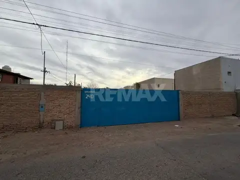 ALQUILER Galpon 200 m2 con 2 oficinas y recepcion.