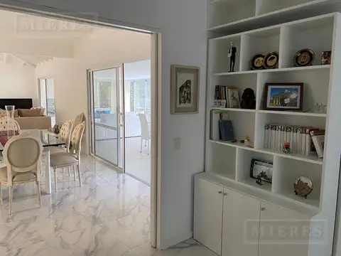 Casa 6 ambientes con 3 baños