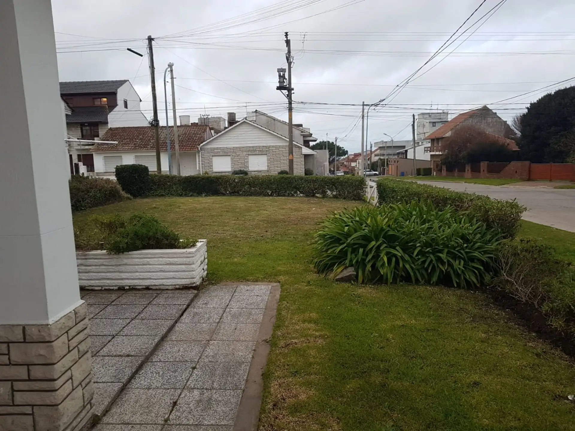 CHALET DE 5 AMBIENTES EL FARO
