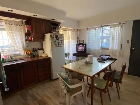 Casa en Venta con 4 cocheras