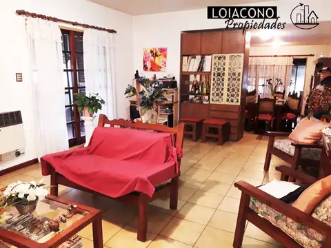 Casa 5 amb con fondo libre, galpones y depósito - LOIACONO PROPIEDADES