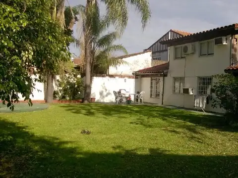 Casa en Venta con 7 cocheras