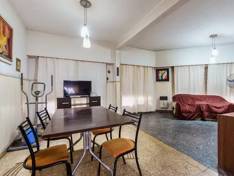 Casa en venta barrio ECHESORTU esquina patio parrillero luminoso amplio