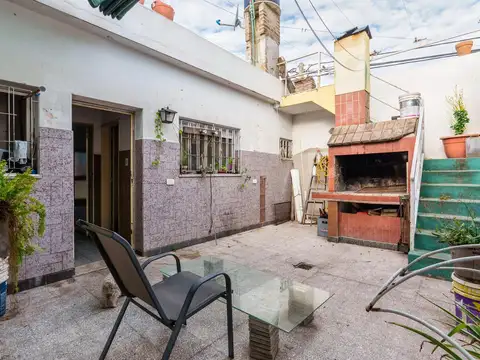 Casa 3 ambientes con 1 baño