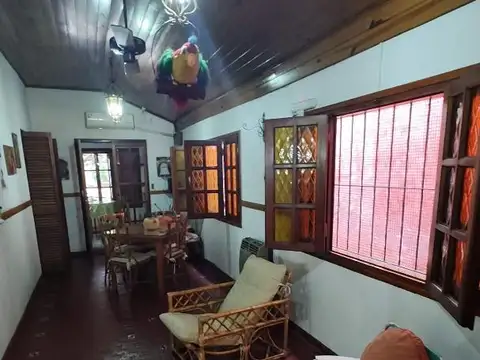Casa 5 ambientes con 2 baños