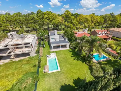 Casa 5 ambientes con 3 baños