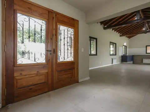 CASA ESTRENAR SANTA CATALINA LUJAN PERMUTA PILETA
