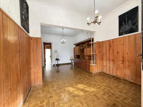 Casa en Venta con 4 cocheras