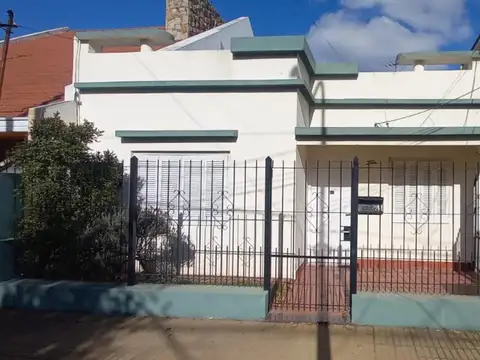 venta de Ph dos ambientes con patio, jardin y terraza wilde