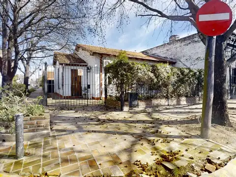 Casa en Venta de 4 Ambientes en Martinez con Patio y Escritorio