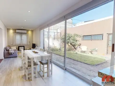 Casa en Venta de 4 Ambientes en Martinez con Patio y Escritorio