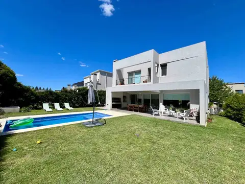 CASA ALQUILER 5 AMBIENTES LAS TIPAS NORDELTA