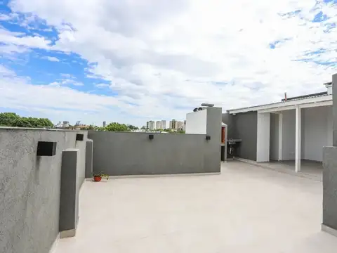 VENTA PH 3 AMB. CON TERRAZA REFACCIONADO -FLORESTA