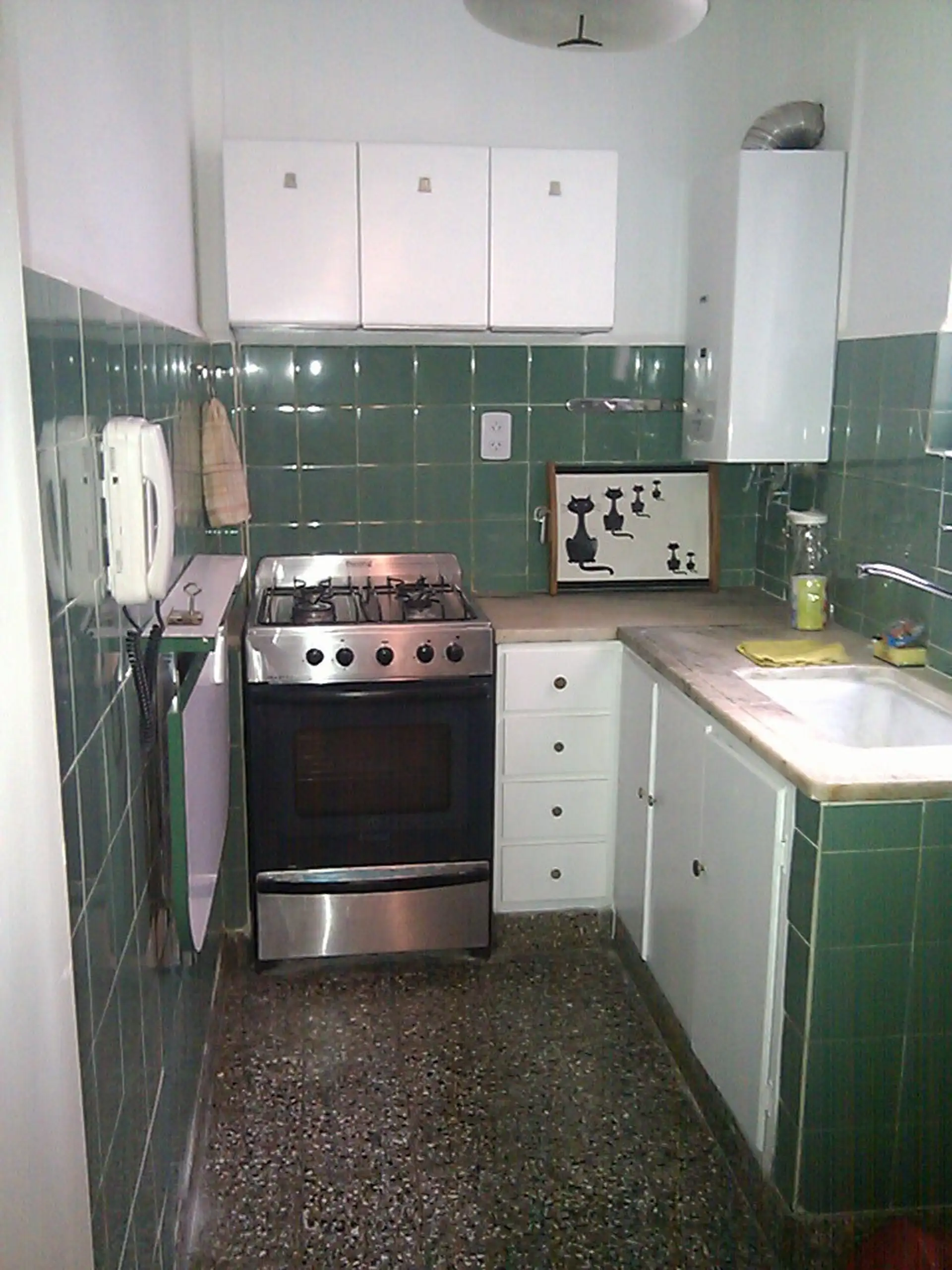 Departamento 2 ambientes en excelente estado.