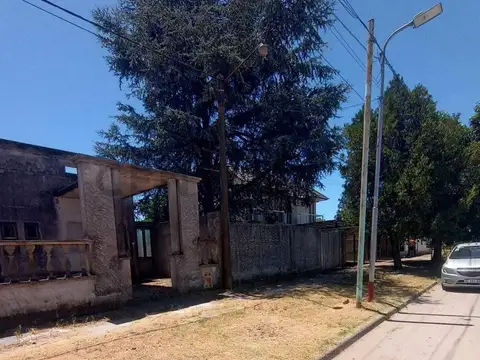 Paz 400, Piso 0