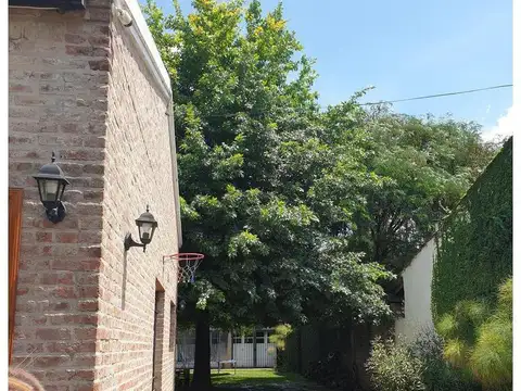 Casa en Venta con 5 cocheras