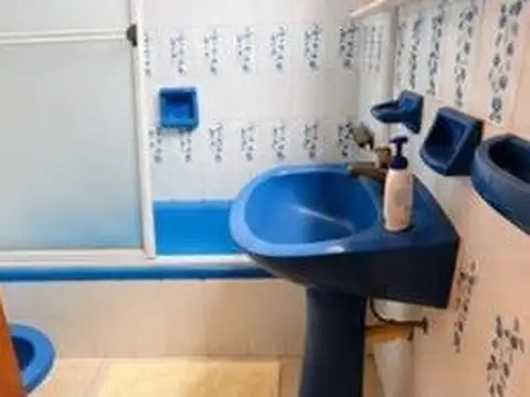 Departamento 1 amb y 1/2 con balcòn- La Rioja y Balcarce