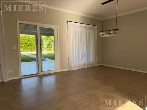 Casa en Alquiler en La Lomada De Pilar, USD 2.800