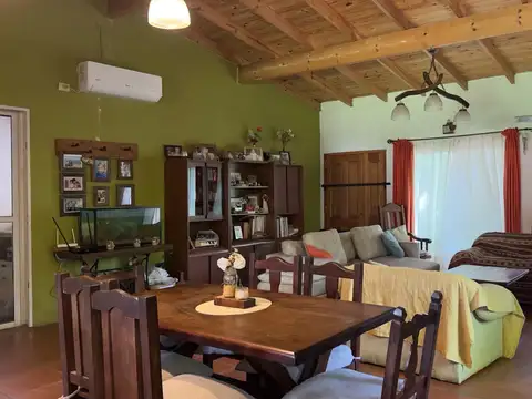 Casa en venta 5 ambientes 3-4 dormitorios quincho dependencia Quinta Loma Verde Escobar