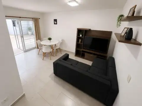 Depto Tipo Casa en Alquiler de 3 ambientes
