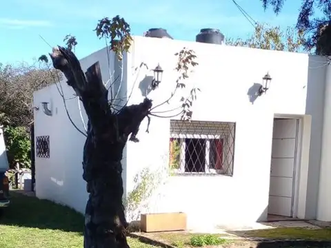 CASA  EN VENTA  FRANCISCO ALVAREZ  LOTE 350m