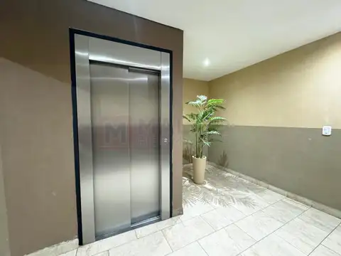 Av. Olivera 1561 , Piso 1