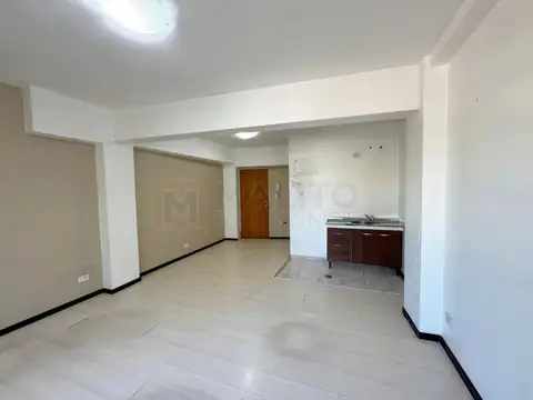 Av. Olivera 1561 , Piso 1