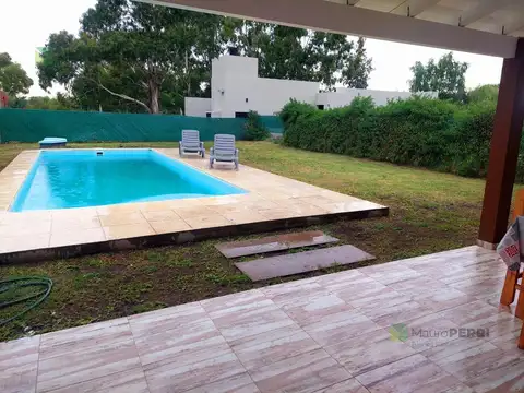 Casa en Venta con 2 cocheras