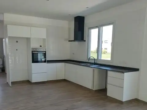 Casa en Alquiler de 3 dormitorios