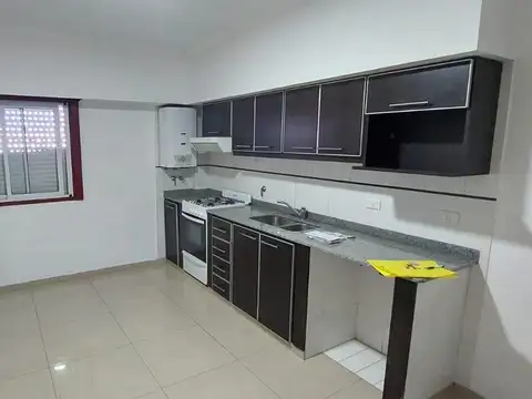 ALQUILER DEPTO 2 AMB. SOBRE AV. EVA PERON