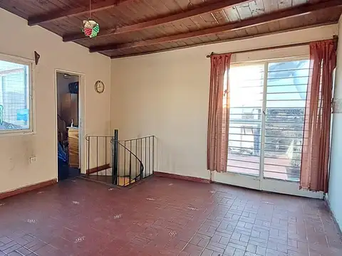 VENTA PH 3-4 AMBIENTES PATIO -TERRAZA PROPIA - SIN EXPENSAS  POMPEYA