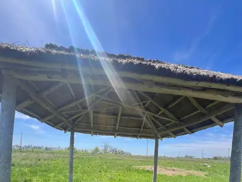 Lote con mejoras en venta, Marcos Paz.