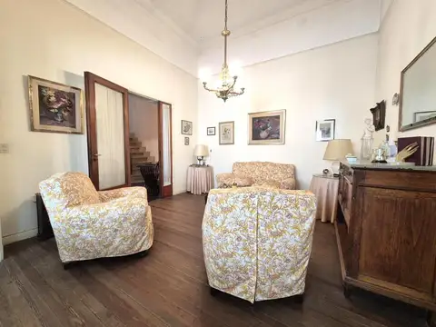 Casa 6 ambientes con 4 baños