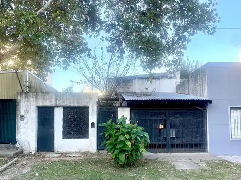 Venta  / Casa a refaccionar / Campana Centro / Con o sin Renta
