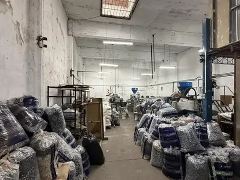 Galpon en Venta 22  mts Fondo