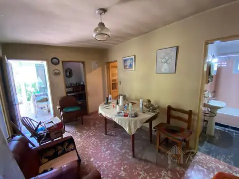 Casa 2 ambientes con 1 baño