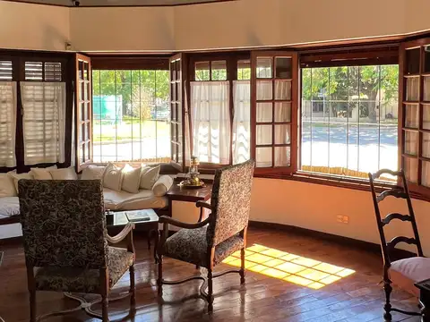 Casa 5 ambientes con 3 baños