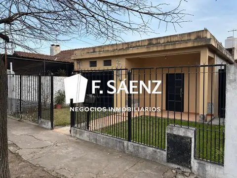 Casa en venta a refaccionar en José mármol apta a crédito